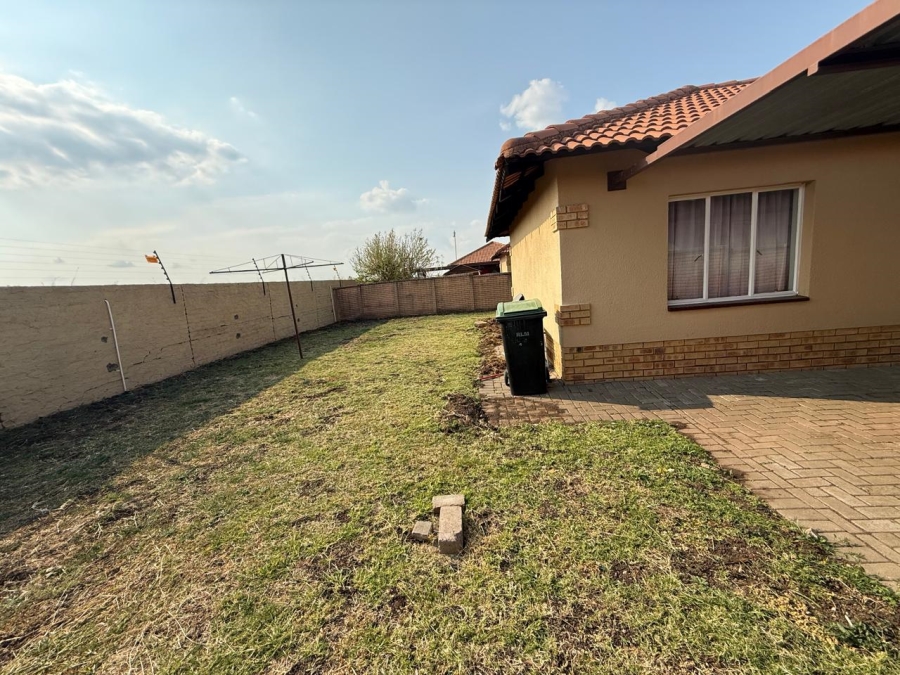 To Let 3 Bedroom Property for Rent in Waterkloof North West